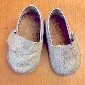 Toms Sparkle Shoes size 4 infant GUC